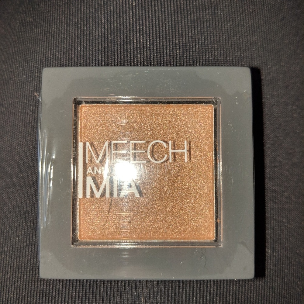 Meech and Mia pressed eyeshadow